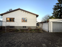 Frontansicht mit Garage