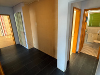Flur-Wohnung-OG-mit-Blick-in-WC